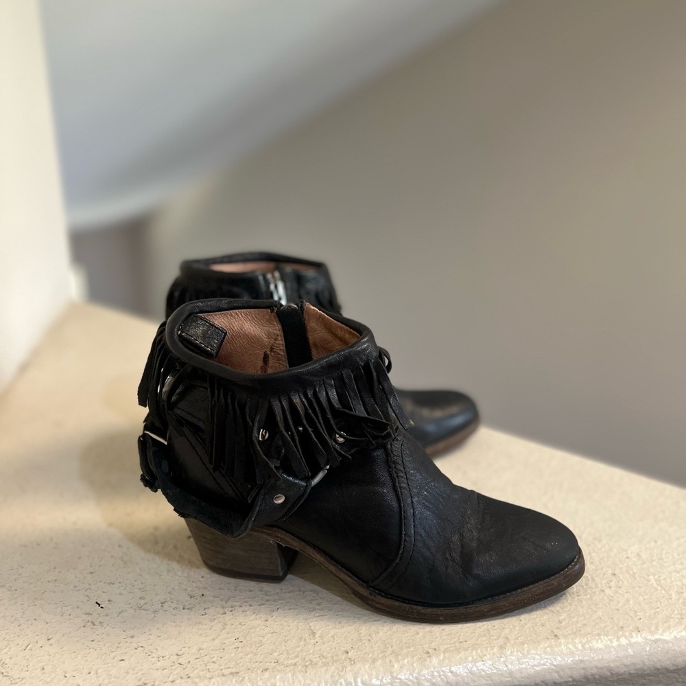 AllSaints black Distressed Leather‎ Fringe ankle Boot booties western  size 10